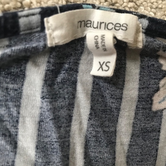 🍂5/10$!! Cute Striped/Floral Tank - Picture 3 of 11